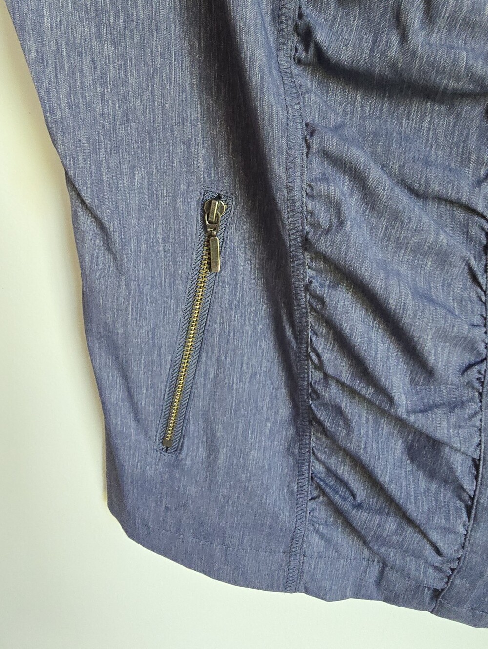 Chico's Zenergy Neema Indigo Ruched Zip Front Athletic Travel Vest SZ Medium - Picture 6 of 10